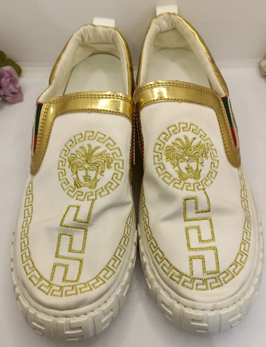 Shoe